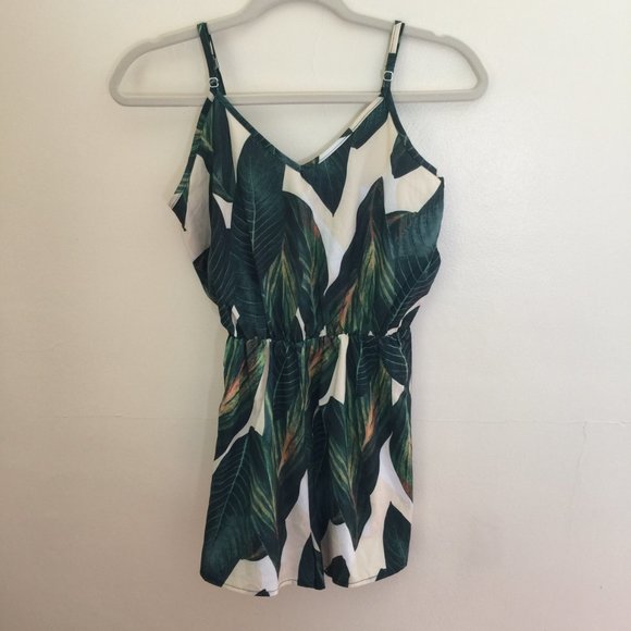 Shein Banana Leaf Print Romper Size XS - Picture 9 of 9